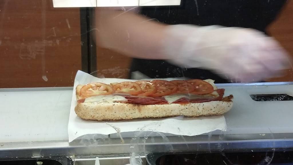 Subway | meal takeaway | 905 Rd B, Henderson, NE 68371, USA | 4027235470 OR +1 402-723-5470