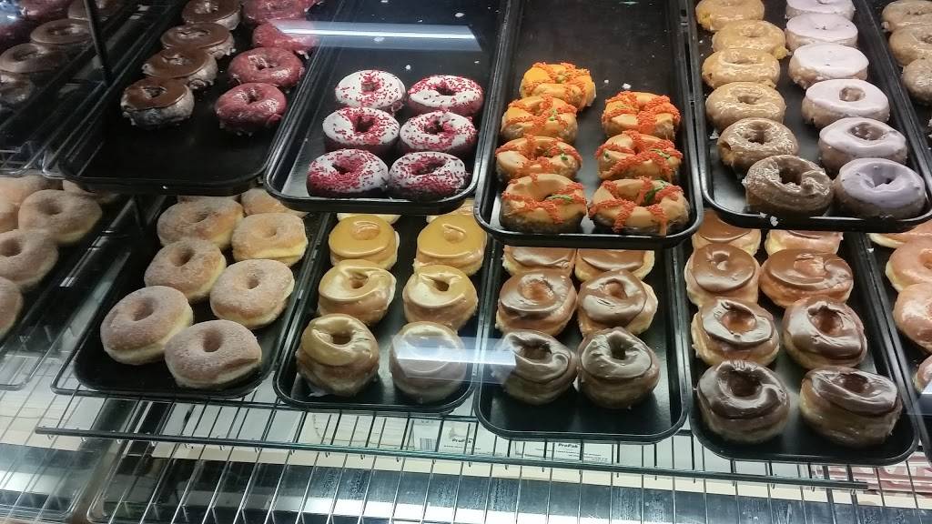 Main Street Donuts | restaurant | 606 W Main St, Ottumwa, IA 52501, USA | 6416827777 OR +1 641-682-7777