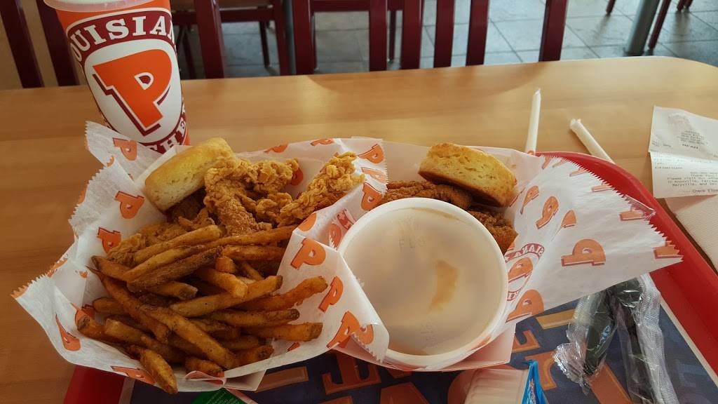 Popeyes Louisiana Kitchen | restaurant | 2616 Parkway, Pigeon Forge, TN 37863, USA | 8653654699 OR +1 865-365-4699