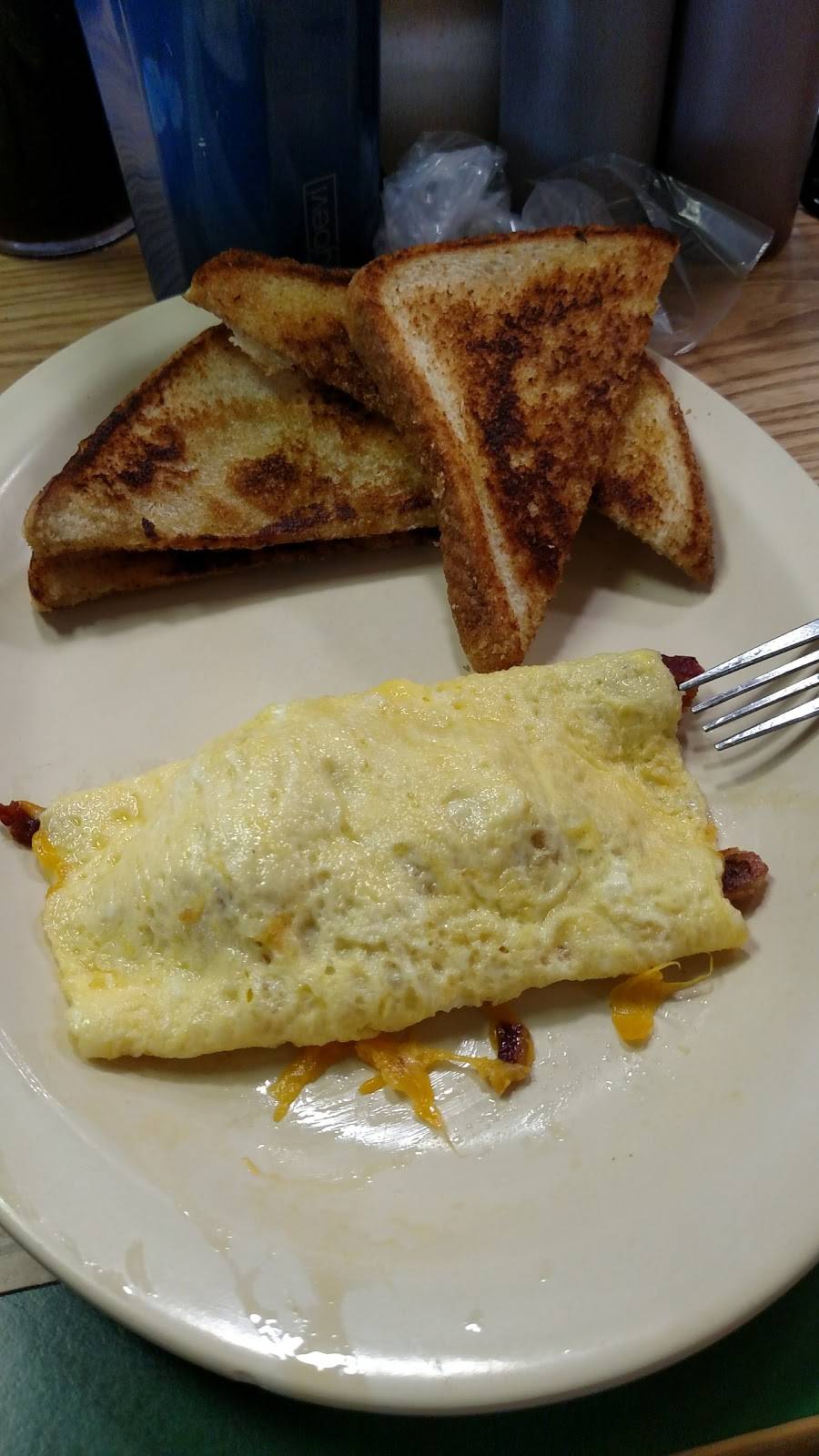 Marlows BAR-B-Q & Seafood | restaurant | 2030 Statesville Blvd, Salisbury, NC 28147, USA | 7046420466 OR +1 704-642-0466