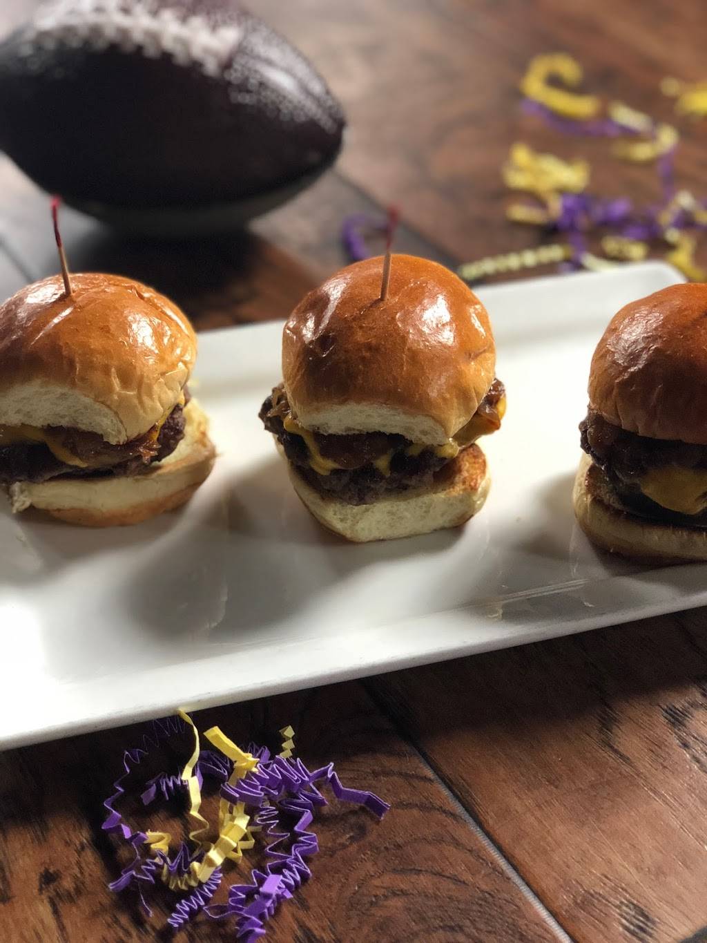 Stanleys Northeast Bar Room | meal takeaway | 2500 University Ave NE, Minneapolis, MN 55418, USA | 6127882529 OR +1 612-788-2529