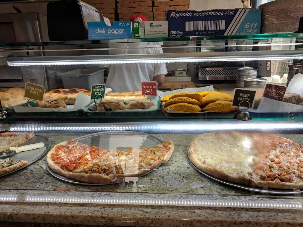 Italian Village Pizza | restaurant | 1494 1st Avenue #1, New York, NY 10075, USA | 2125355950 OR +1 212-535-5950