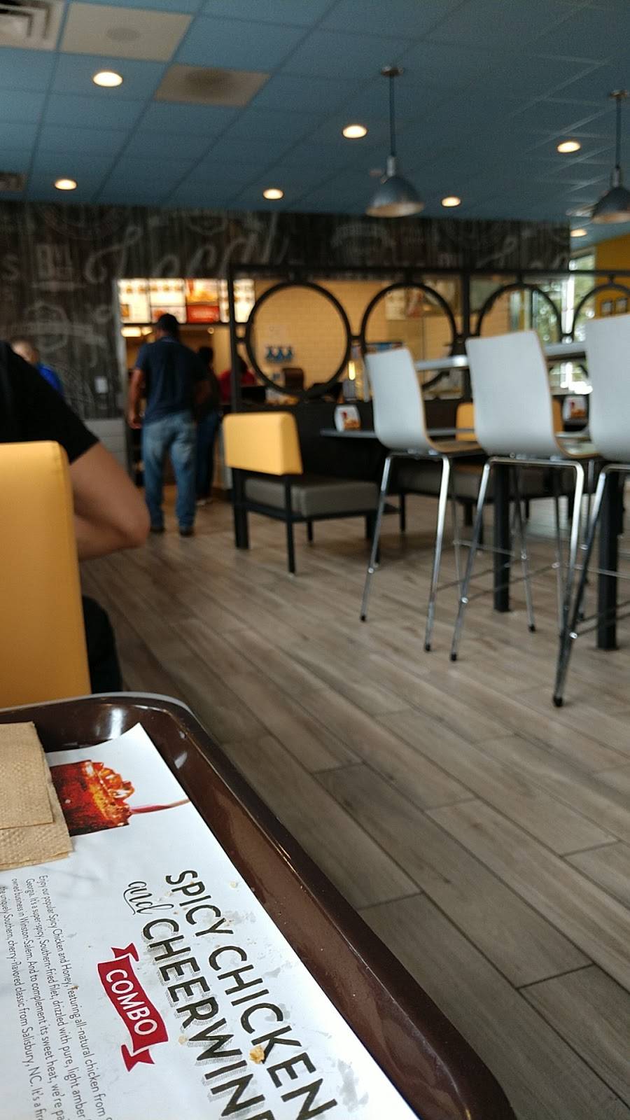 Biscuitville | cafe | 5988 University Pkwy, Winston-Salem, NC 27105, USA | 3363777320 OR +1 336-377-7320