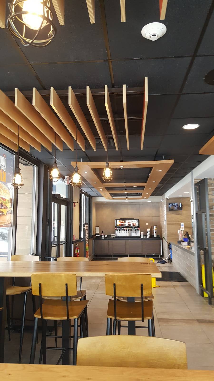 Burger King | restaurant | 340 S Neltnor Blvd, West Chicago, IL 60185, USA | 6302312384 OR +1 630-231-2384