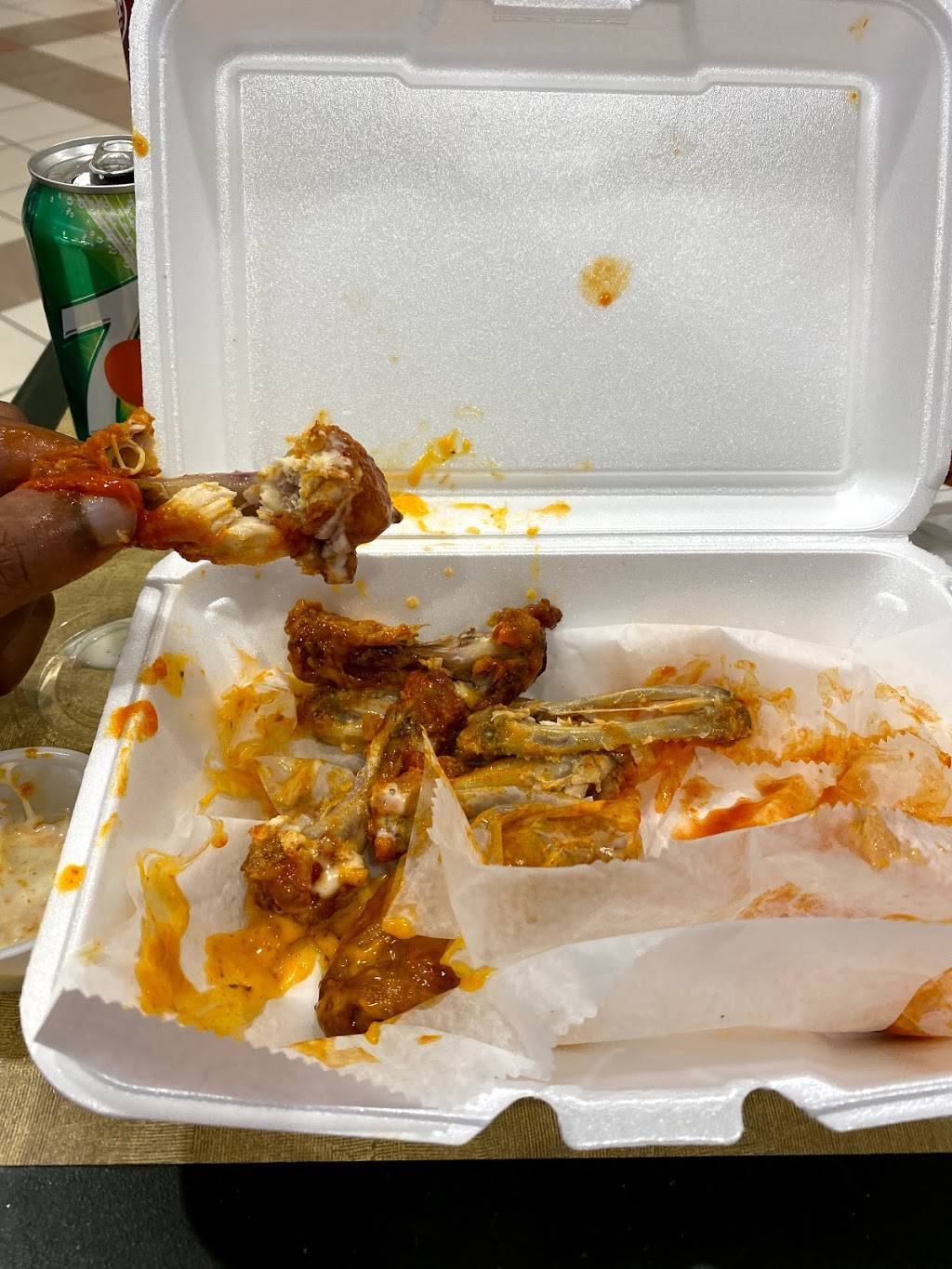 WING WORK | restaurant | 2200 W War Memorial Dr, Peoria, IL 61613, USA | 3094316805 OR +1 309-431-6805