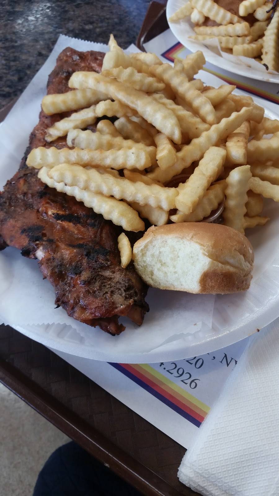 Chicken Delight | meal takeaway | 476 Maple Ave, Westbury, NY 11590, USA | 5163342220 OR +1 516-334-2220