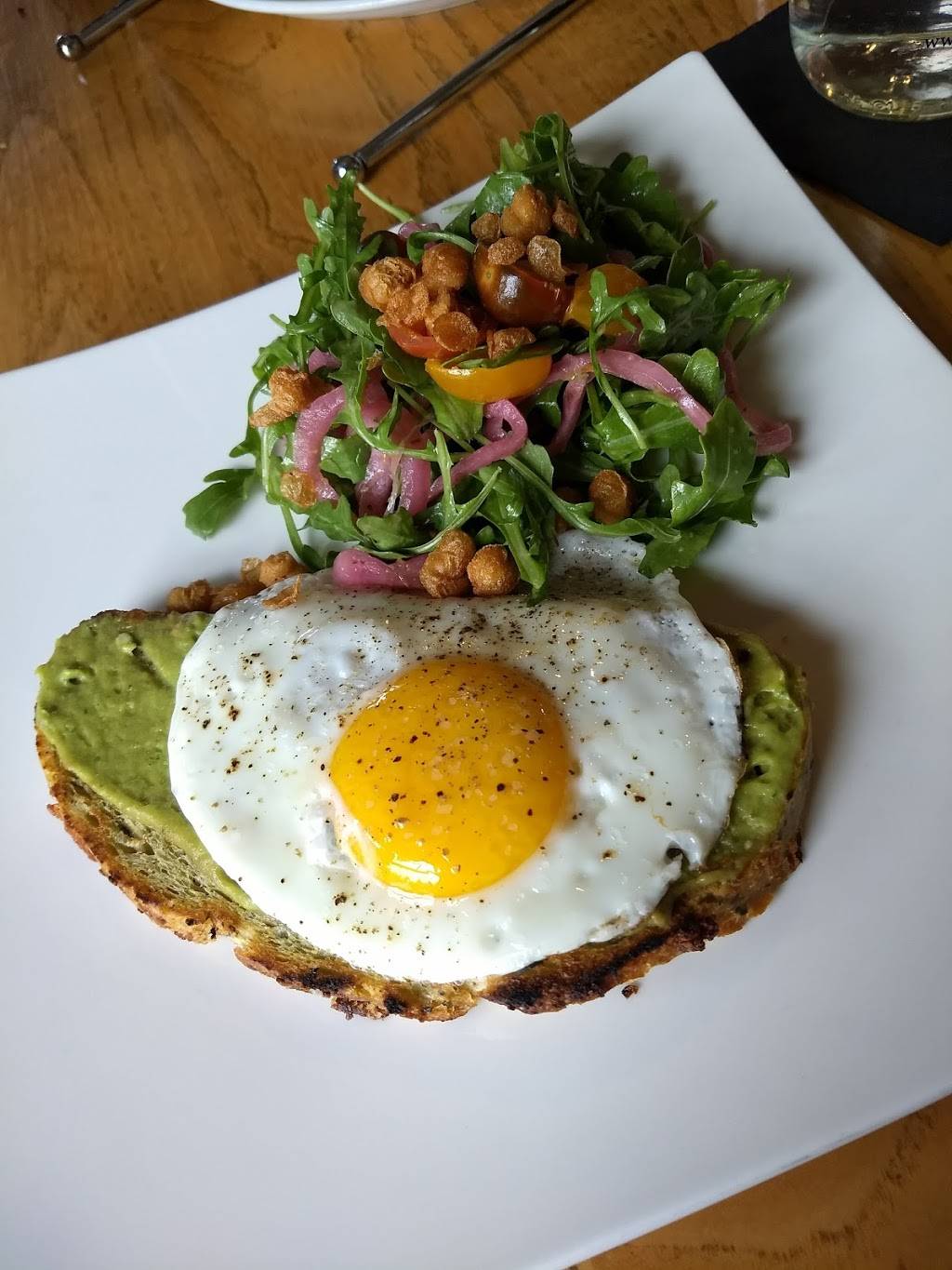 When Pigs Fly Restaurant & Pizzeria | bakery | 460 US-1, Kittery, ME 03904, USA | 2074387036 OR +1 207-438-7036