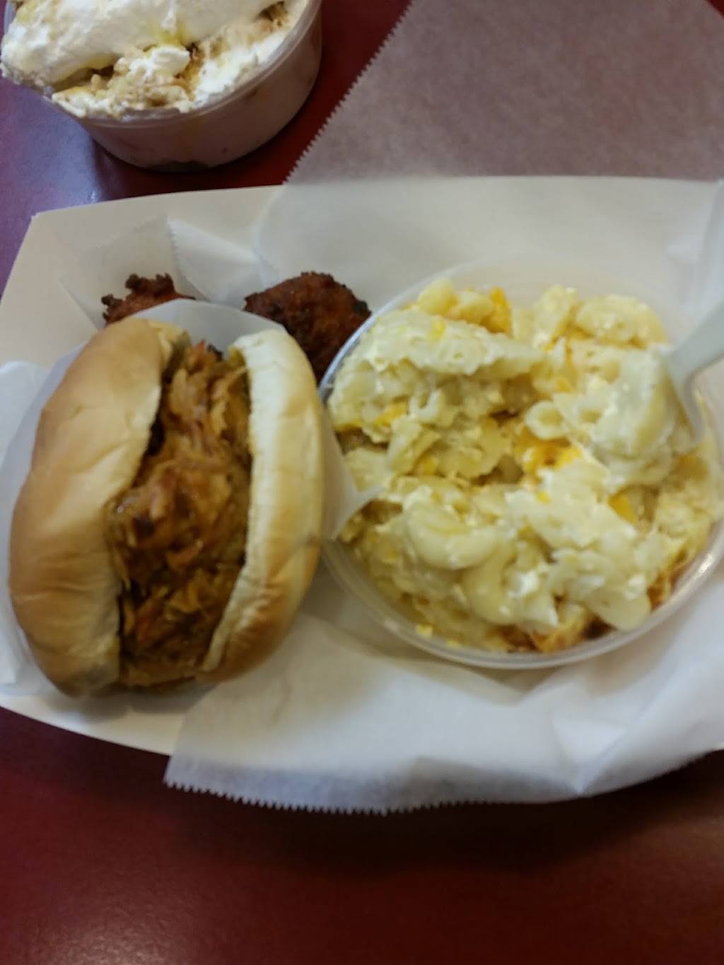 Dukes Barbecue | restaurant | 331 Folly Rd, Charleston, SC 29412, USA | 8437894801 OR +1 843-789-4801