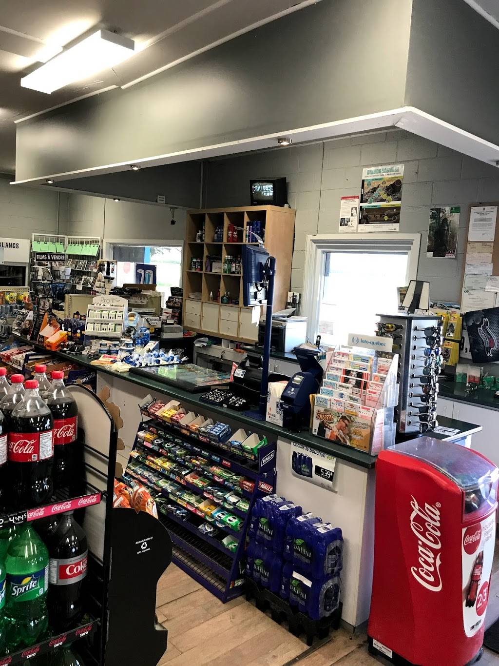 Restaurant-Depanneur LEscale | restaurant | 370 Route Marie-Victorin, Baie-du-Febvre, QC J0G 1A0, Canada | 4507836162 OR +1 450-783-6162