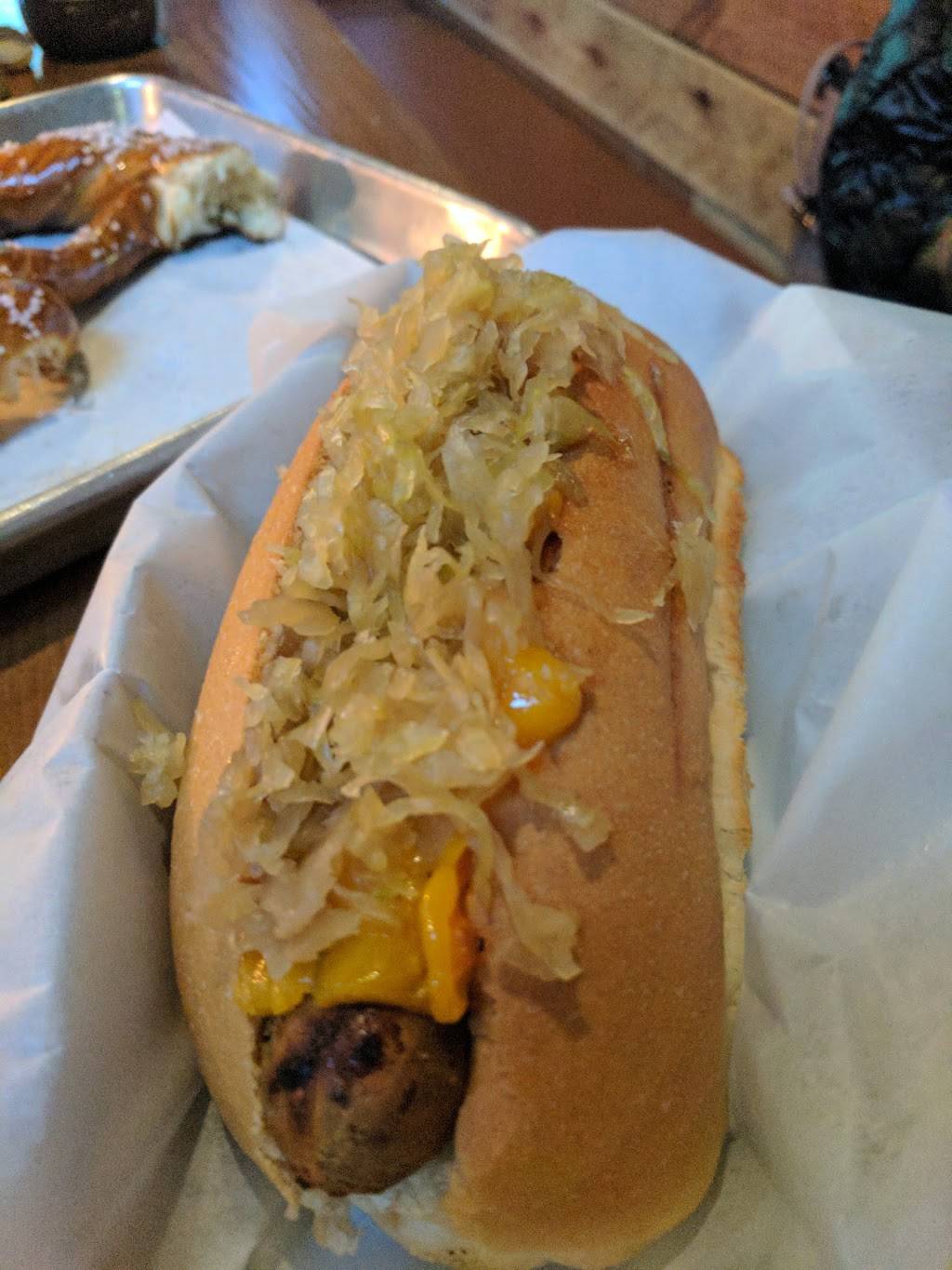 Link N Hops | restaurant | 8005 Foothill Blvd, Sunland-Tujunga, CA 91040, USA | 8182933316 OR +1 818-293-3316