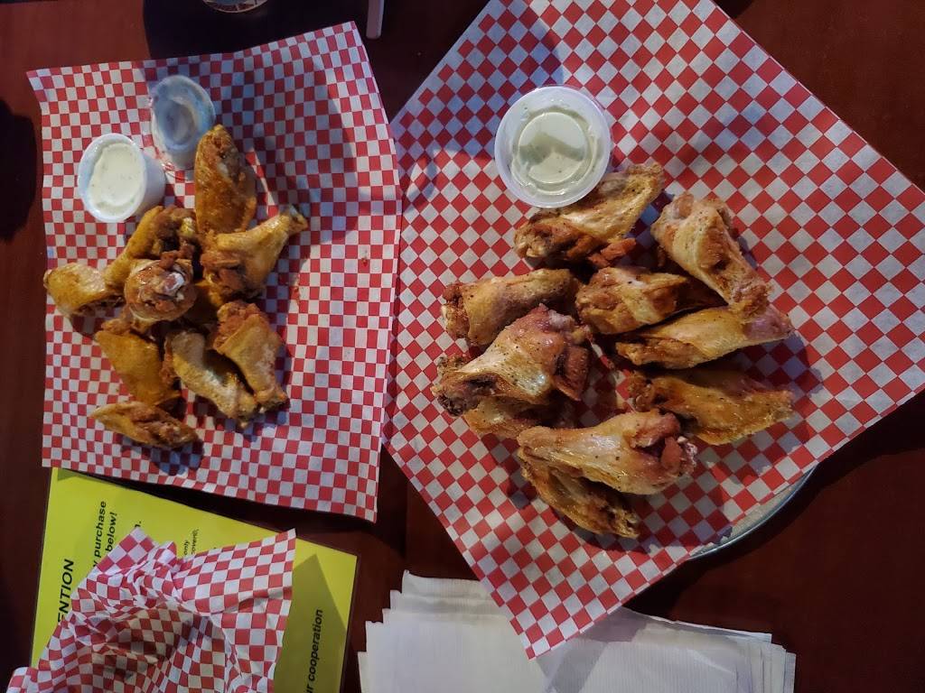 Berthas Bar & Grill | restaurant | 1322 N 16th St, Council Bluffs, IA 51501, USA | 7122562476 OR +1 712-256-2476