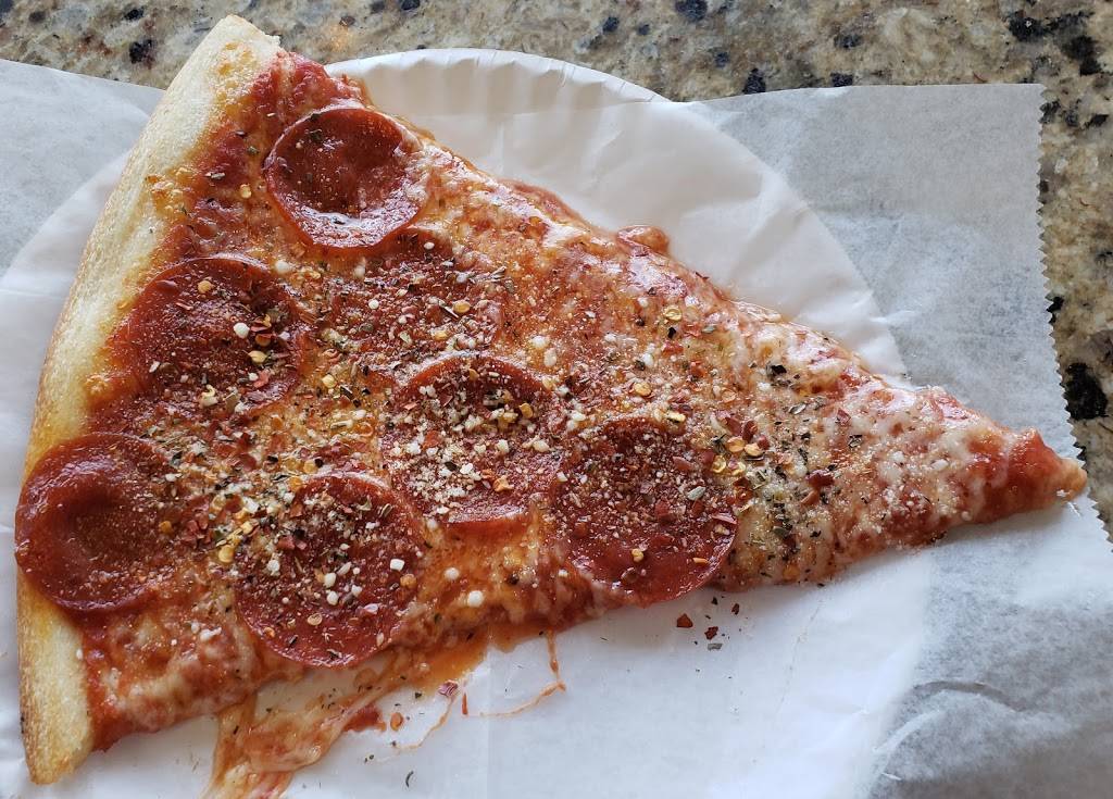 Amore Pizzeria | restaurant | 30-27 Stratton St, Flushing, NY 11354, USA | 7184450579 OR +1 718-445-0579