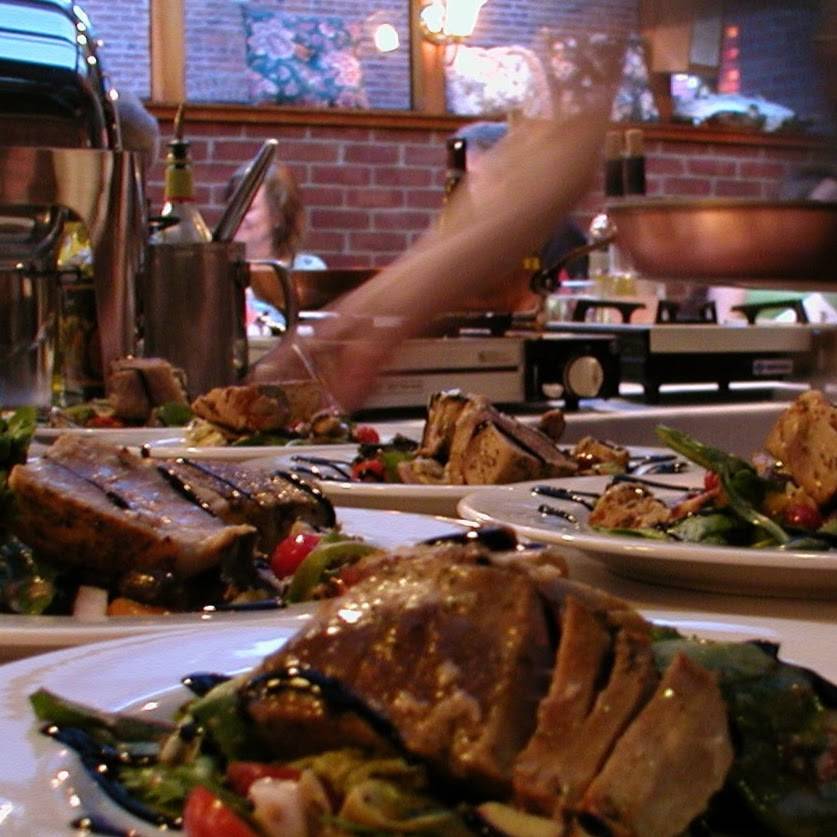 Two Steps Downtown Grille | restaurant | 5 Ives St, Danbury, CT 06810, USA | 2037940032 OR +1 203-794-0032