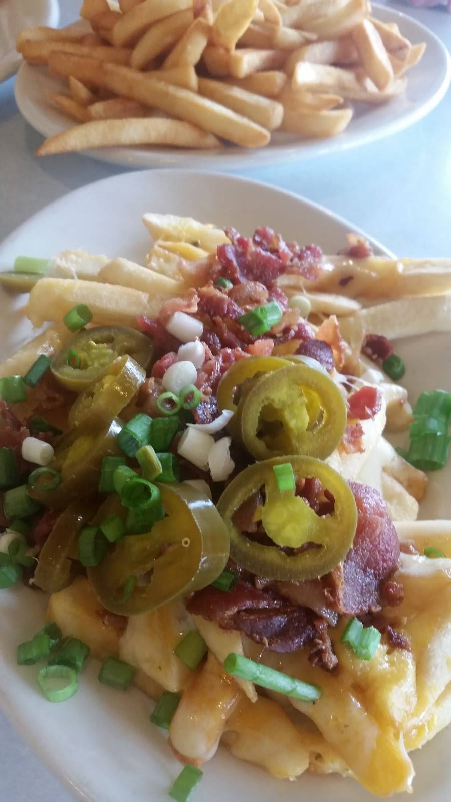Dans Coney Island | restaurant | 5600 S Pennsylvania Ave, Lansing, MI 48911, USA | 5177632720 OR +1 517-763-2720