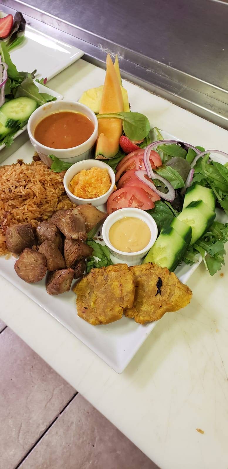 Le Déjeuner Révolution Wilou et Fils | restaurant | 5555 Boulevard des Laurentides, Laval, QC H7K 2K4, Canada | 4509371336 OR +1 450-937-1336