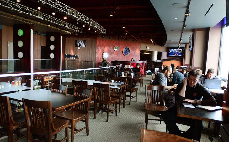 Chickies & Petes | restaurant | 2831 Boardwalk, Atlantic City, NJ 08401, USA | 6093441080 OR +1 609-344-1080