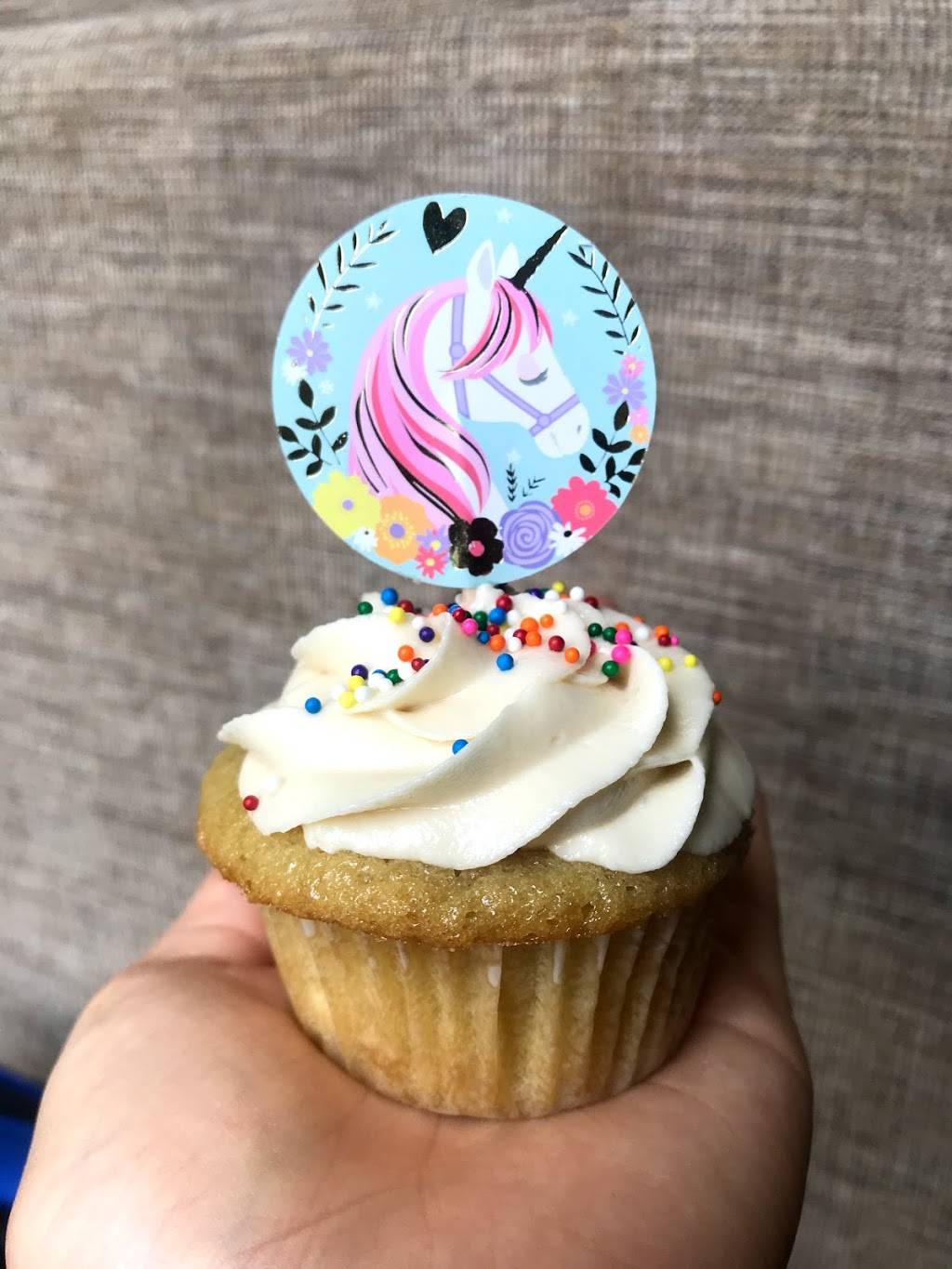 Polinas Cupcakery | restaurant | 13501 Windy Meadow Ln, Silver Spring, MD 20906, USA | 2404827368 OR +1 240-482-7368