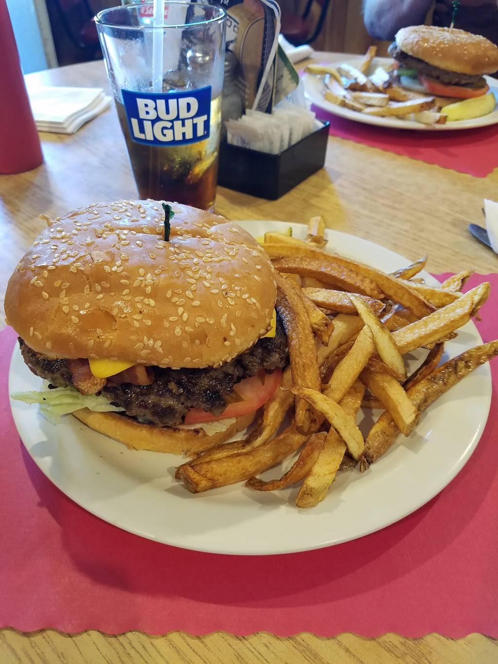 Stadium Inn | restaurant | 2323 Wabash St, Michigan City, IN 46360, USA | 2198799781 OR +1 219-879-9781