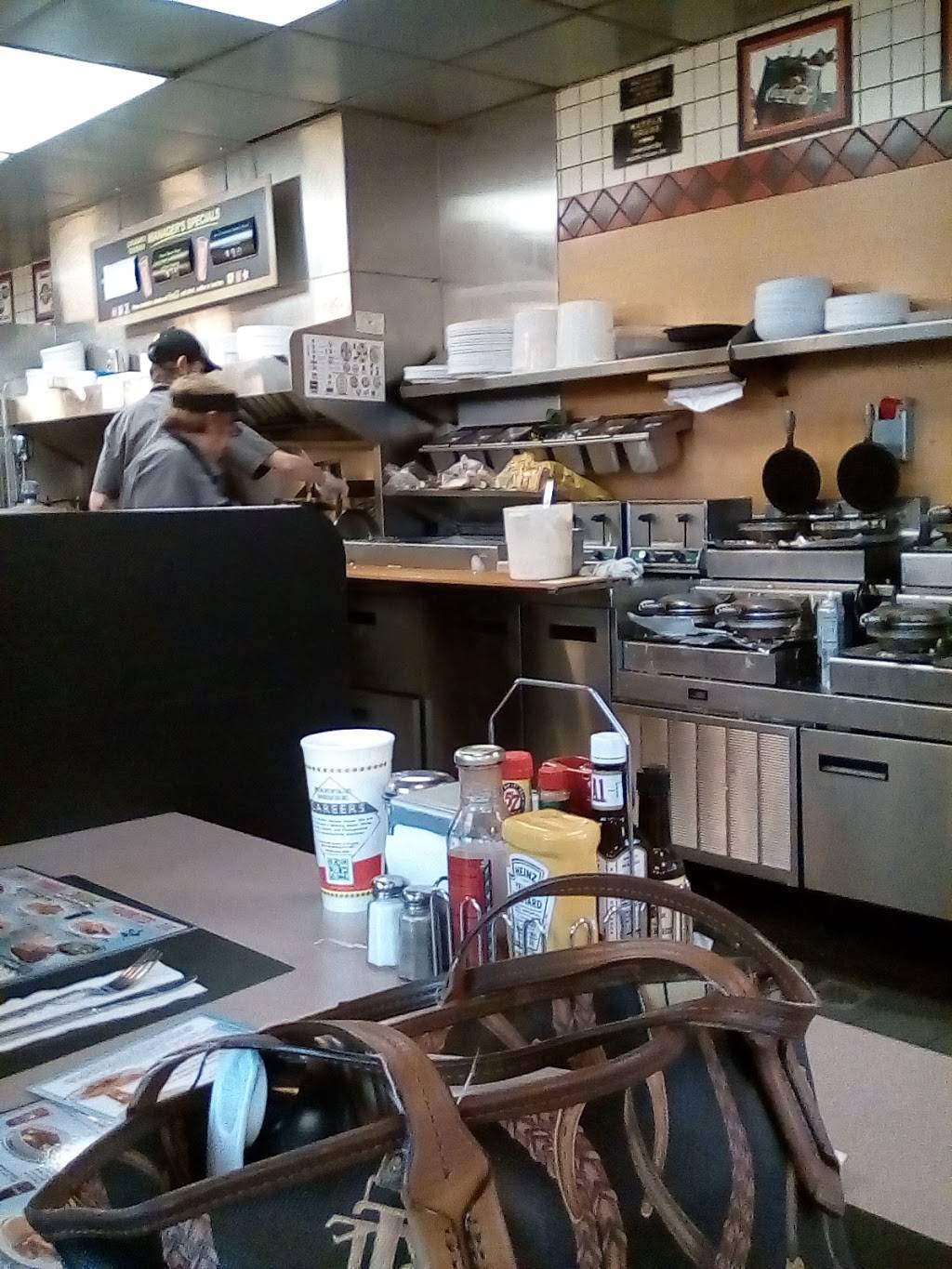 Waffle House | meal takeaway | 4688 Pinson Blvd, Pinson, AL 35126, USA | 2056813315 OR +1 205-681-3315