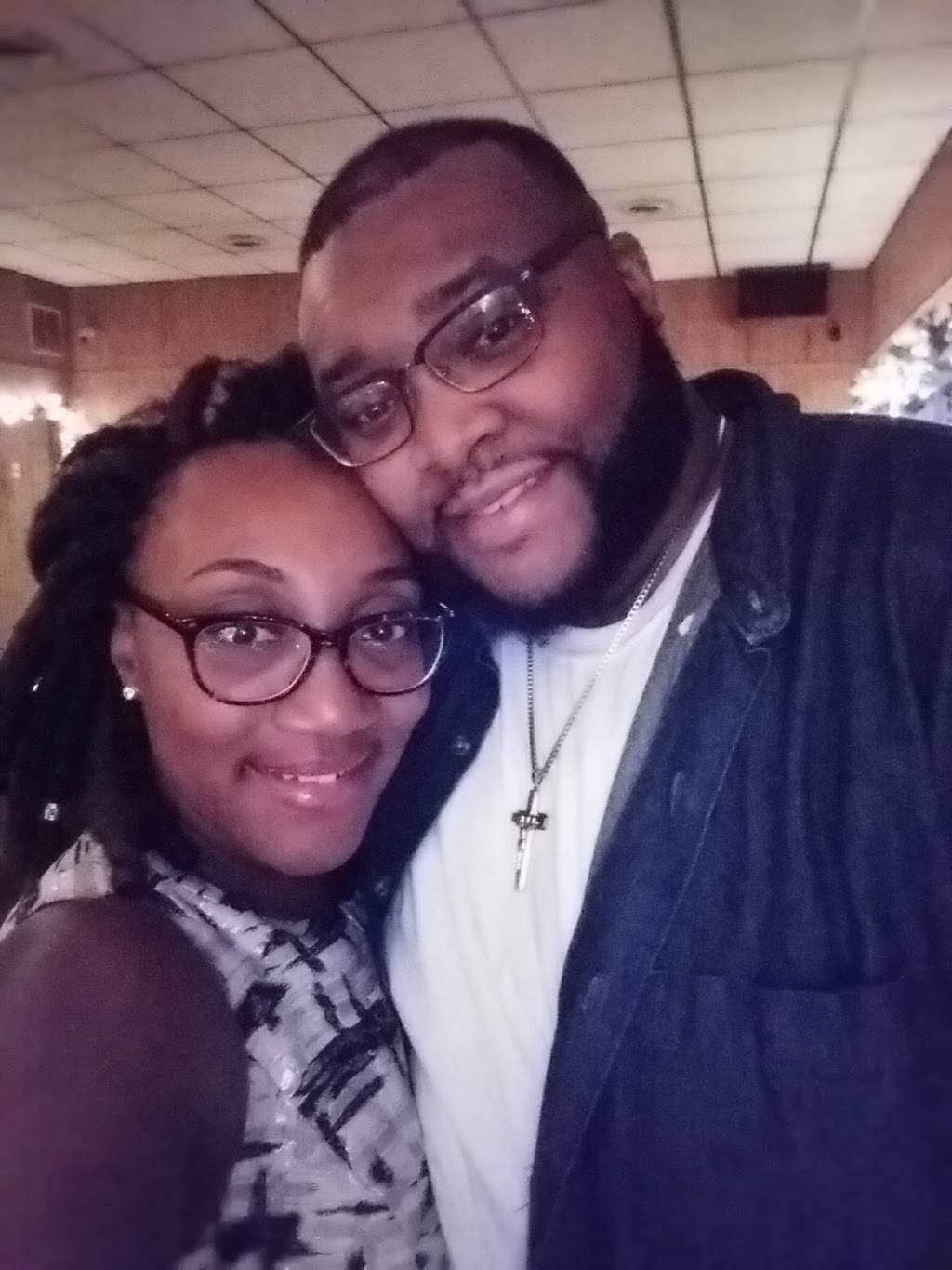 J C Wine Cellars | restaurant | 8306 OH-43, East Springfield, OH 43925, USA | 7405434200 OR +1 740-543-4200