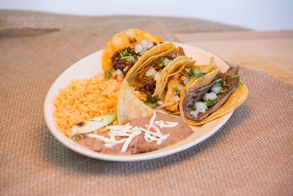 Taco bout it | restaurant | 1465 W Lake St, Addison, IL 60101, USA | 6307853388 OR +1 630-785-3388