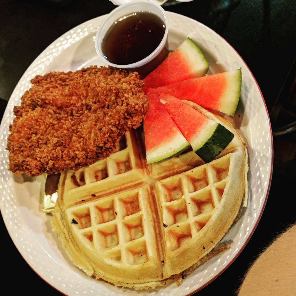 Brewskis Sports Club | restaurant | 304 N 76th St, Milwaukee, WI 53213, USA | 4144750500 OR +1 414-475-0500