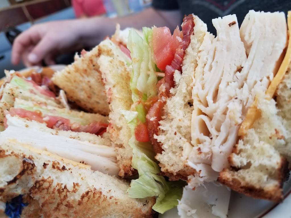 Schlepps | restaurant | 66645 Belmont Morristown Rd, Belmont, OH 43718, USA | 7407821528 OR +1 740-782-1528