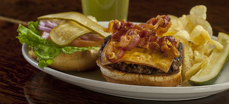 JWs Food & Spirits | restaurant | 6 N 7th St, Grand Haven, MI 49417, USA | 6168463380 OR +1 616-846-3380