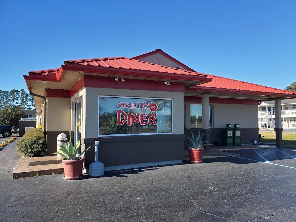 Smackin’ Lips Diner | restaurant | 6190 S, State Rd 53, Madison, FL 32340, USA | 8509733115 OR +1 850-973-3115