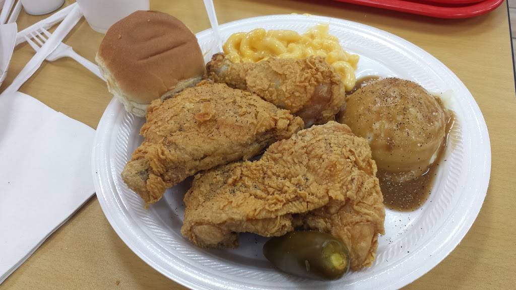 Lisas Chicken | restaurant | 1401 E Pioneer Pkwy, Arlington, TX 76010, USA | 8178600012 OR +1 817-860-0012