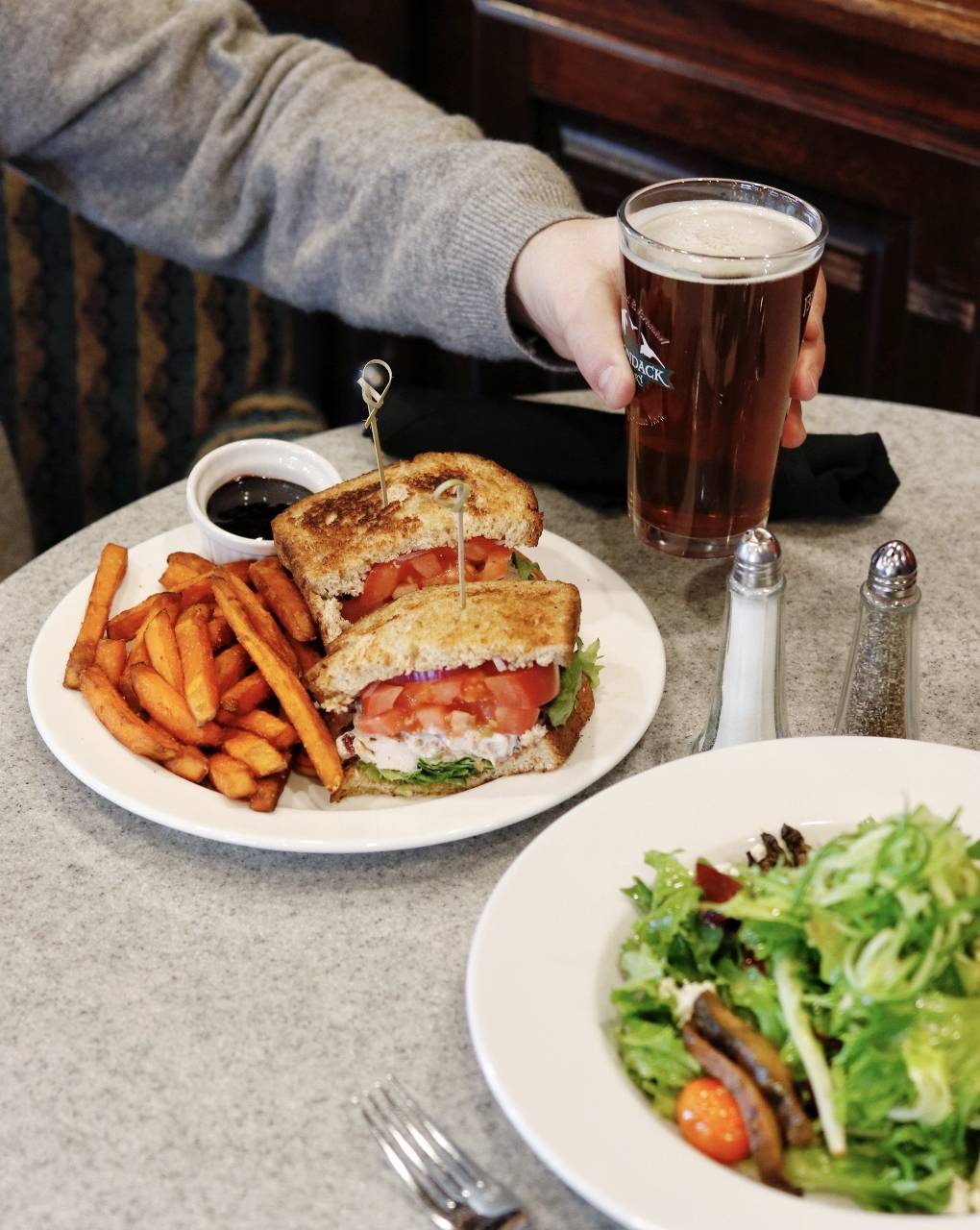 Fenimores Pub | restaurant | 88 Ridge St, Glens Falls, NY 12801, USA | 5187921121 OR +1 518-792-1121