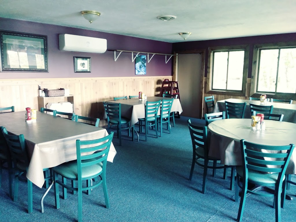 Buckhorn Resort | restaurant | N3919 Buck Horn Dr, Munising, MI 49862, USA | 9063873559 OR +1 906-387-3559