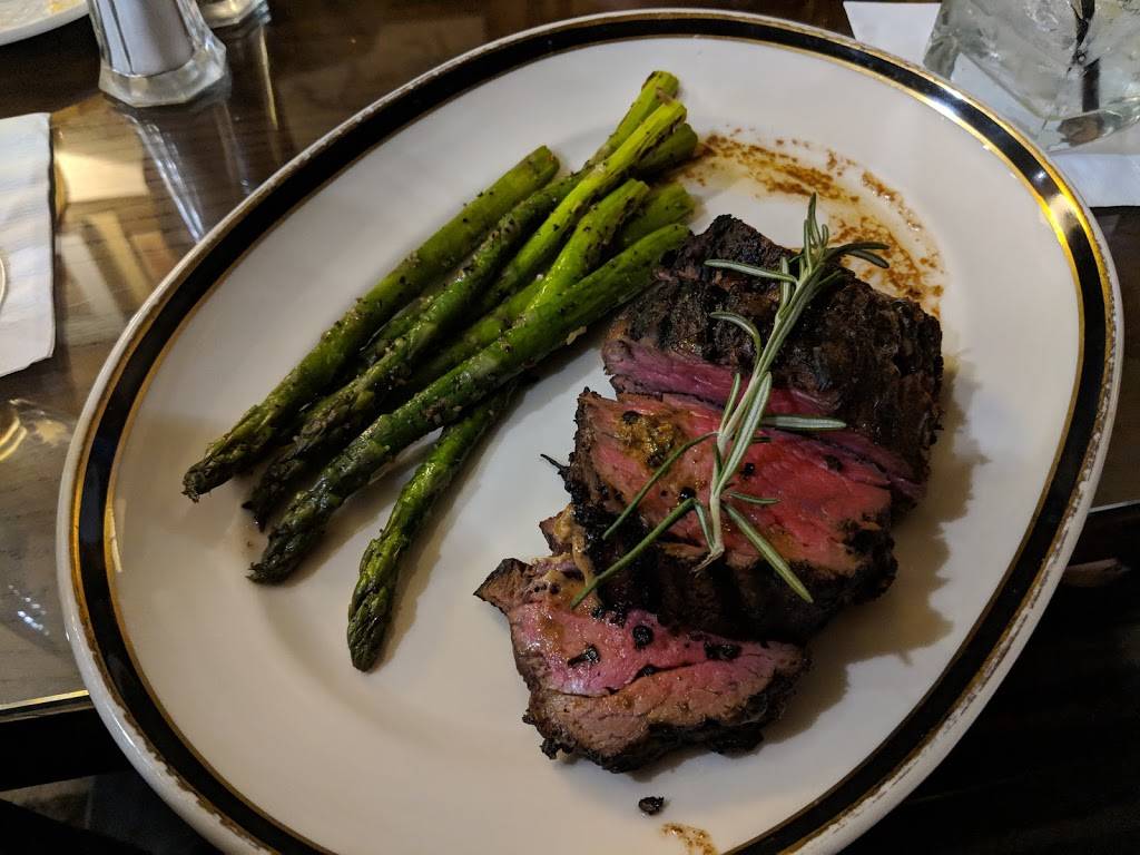 Porters Steakhouse | restaurant | 1000 Eastport Plaza Dr, Collinsville, IL 62234, USA | 6183452400 OR +1 618-345-2400