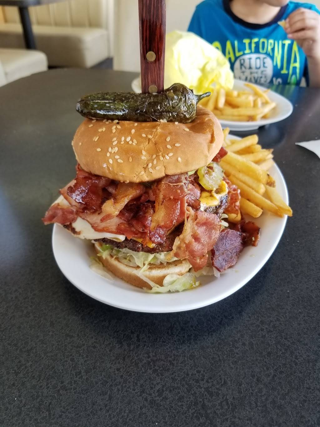 Orcutt Burgers Vandenberg Village | restaurant | 3787 Constellation Rd, Lompoc, CA 93436, USA | 8057434682 OR +1 805-743-4682