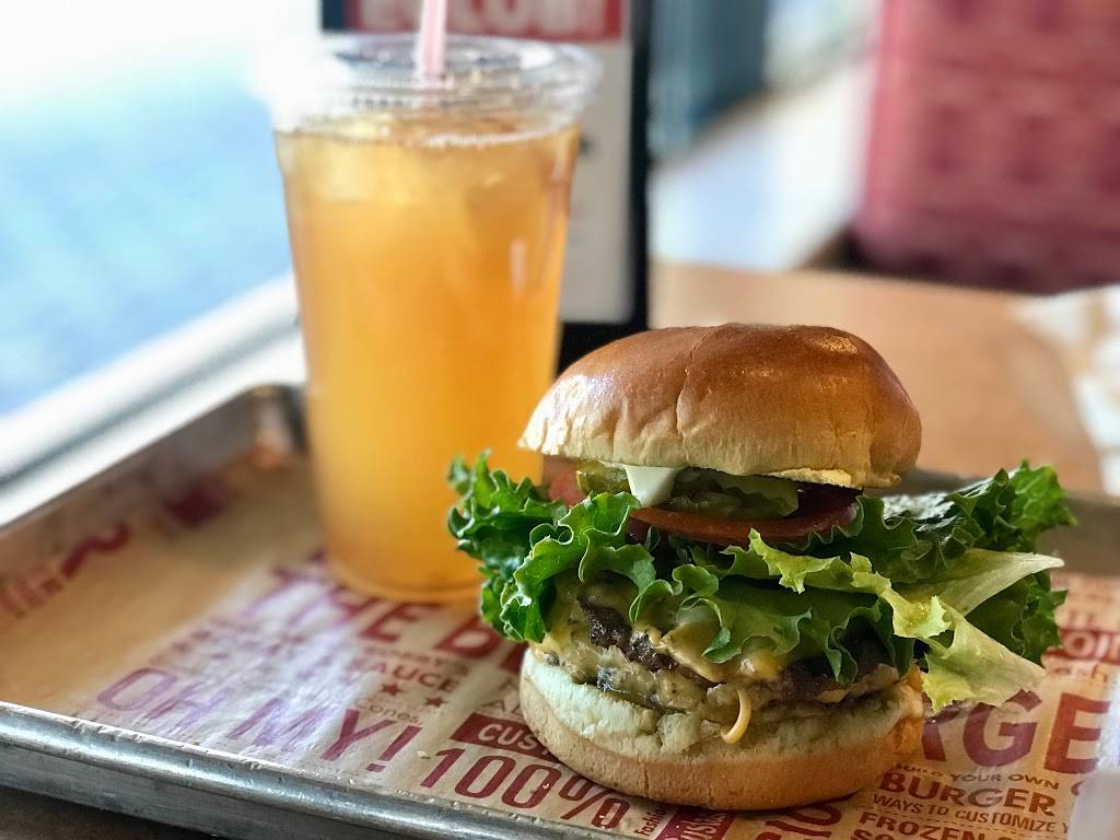 Cheeseburger Bobbys | restaurant | 6050 Peachtree Pkwy #140, Peachtree Corners, GA 30092, USA | 7703000032 OR +1 770-300-0032