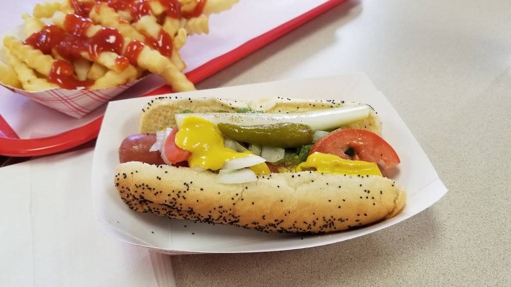 Wrigleyville Dogs | restaurant | 3809, 3737 N Clark St, Chicago, IL 60613, USA | 7732961500 OR +1 773-296-1500