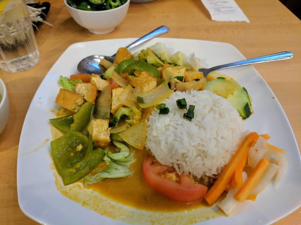 Pho Que Huong | restaurant | 5110 Eldorado Pkwy #200, Frisco, TX 75033, USA | 9722945168 OR +1 972-294-5168