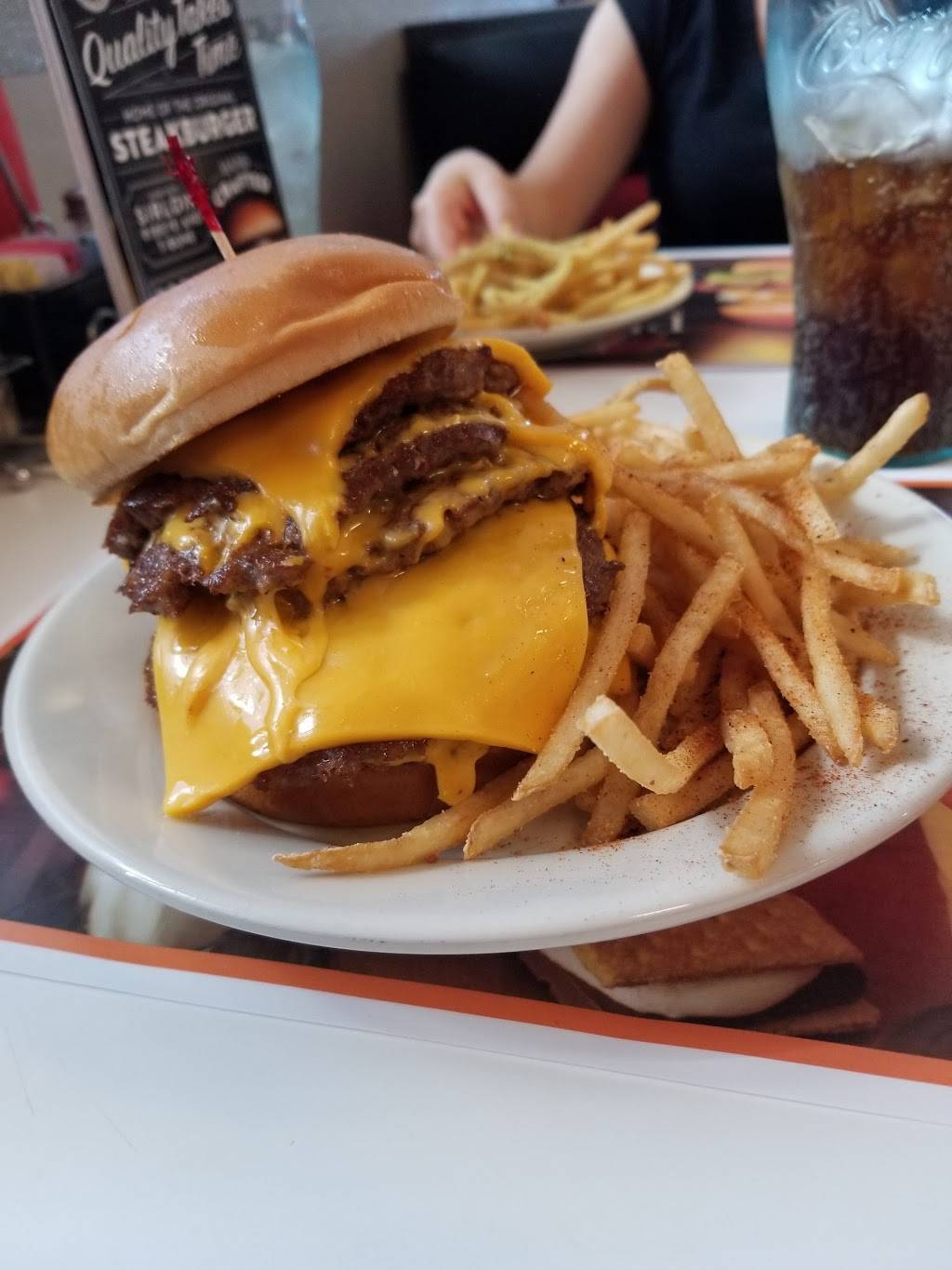 Steak n Shake | restaurant | 1 Cypress Edge Dr, Palm Coast, FL 32164, USA | 3864466936 OR +1 386-446-6936