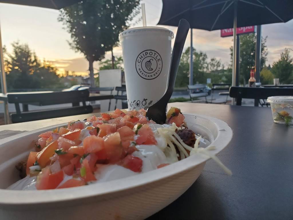 Chipotle Mexican Grill | restaurant | 4000 Factoria Blvd SE, Bellevue, WA 98006, USA | 4256414664 OR +1 425-641-4664