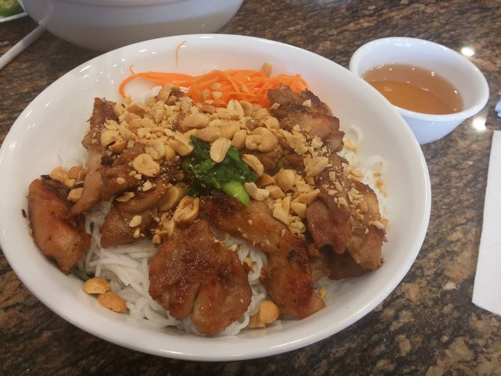 Pho Lee | restaurant | 776 N Main St, Corona, CA 92880, USA | 7149099661 OR +1 714-909-9661