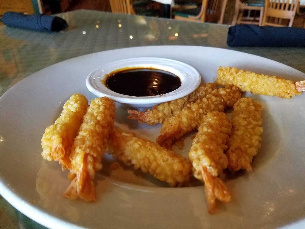 Charlies On the Lake | restaurant | 4150 S 144th St, Omaha, NE 68137, USA | 4028949411 OR +1 402-894-9411