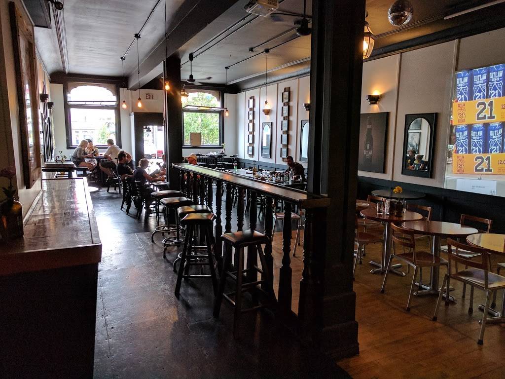 Outlaw Brew Co | restaurant | 196 High St, Southampton, ON N0H 2L0, Canada | 5197971515 OR +1 519-797-1515