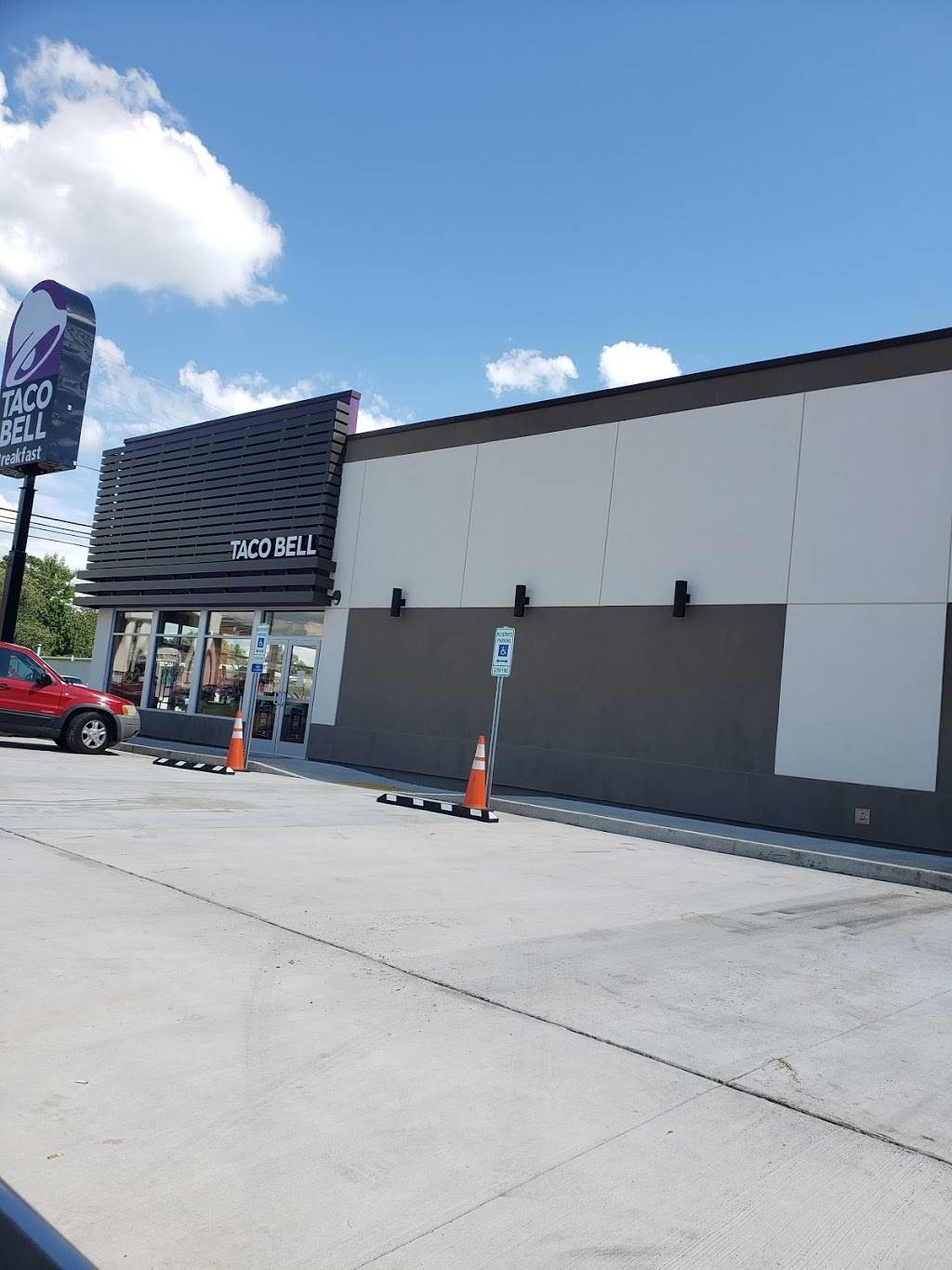 Taco Bell | restaurant | 461 N Main St, Jamestown, TN 38556, USA | 4234499298 OR +1 423-449-9298