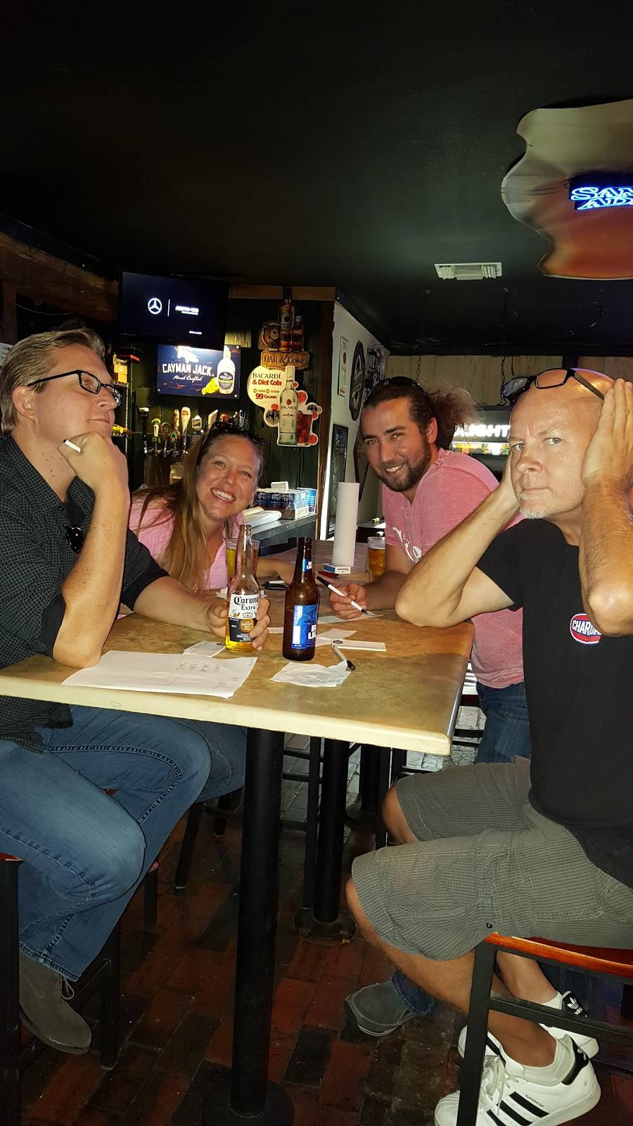 The Dog Saloon | restaurant | 3311 W Bay to Bay Blvd, Tampa, FL 33629, USA | 8138328211 OR +1 813-832-8211