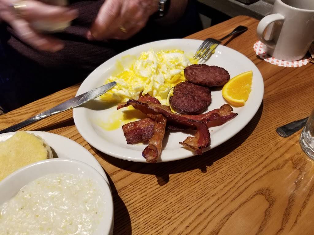 Cracker Barrel Old Country Store | restaurant | 1209 N Litchfield Rd, Goodyear, AZ 85395, USA | 6238565161 OR +1 623-856-5161