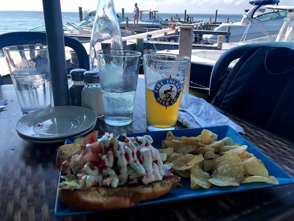 Matthews Seafood House | restaurant | 935 Bay Walk, Ocean Beach, NY 11770, USA | 6315838016 OR +1 631-583-8016