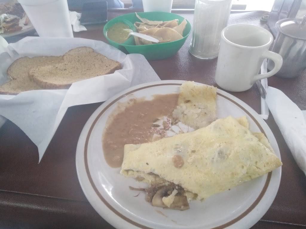 El Carrito | restaurant | Blvd. Benito Juárez 416, Echeverria, 22700 Rosarito, B.C., Mexico | 016616122793 OR +52 661 612 2793