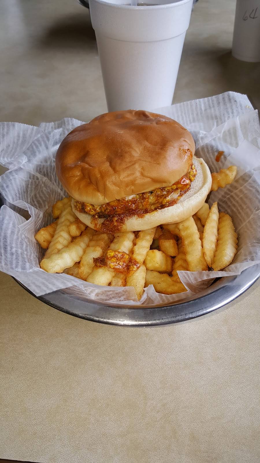 The Dog House | restaurant | 605 N Main St, Campobello, SC 29322, USA | 8644684458 OR +1 864-468-4458