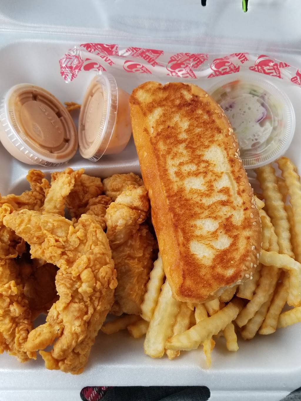 Raising Canes Chicken Fingers | meal takeaway | 5012 Founders Pkwy, Castle Rock, CO 80108, USA | 3036888070 OR +1 303-688-8070