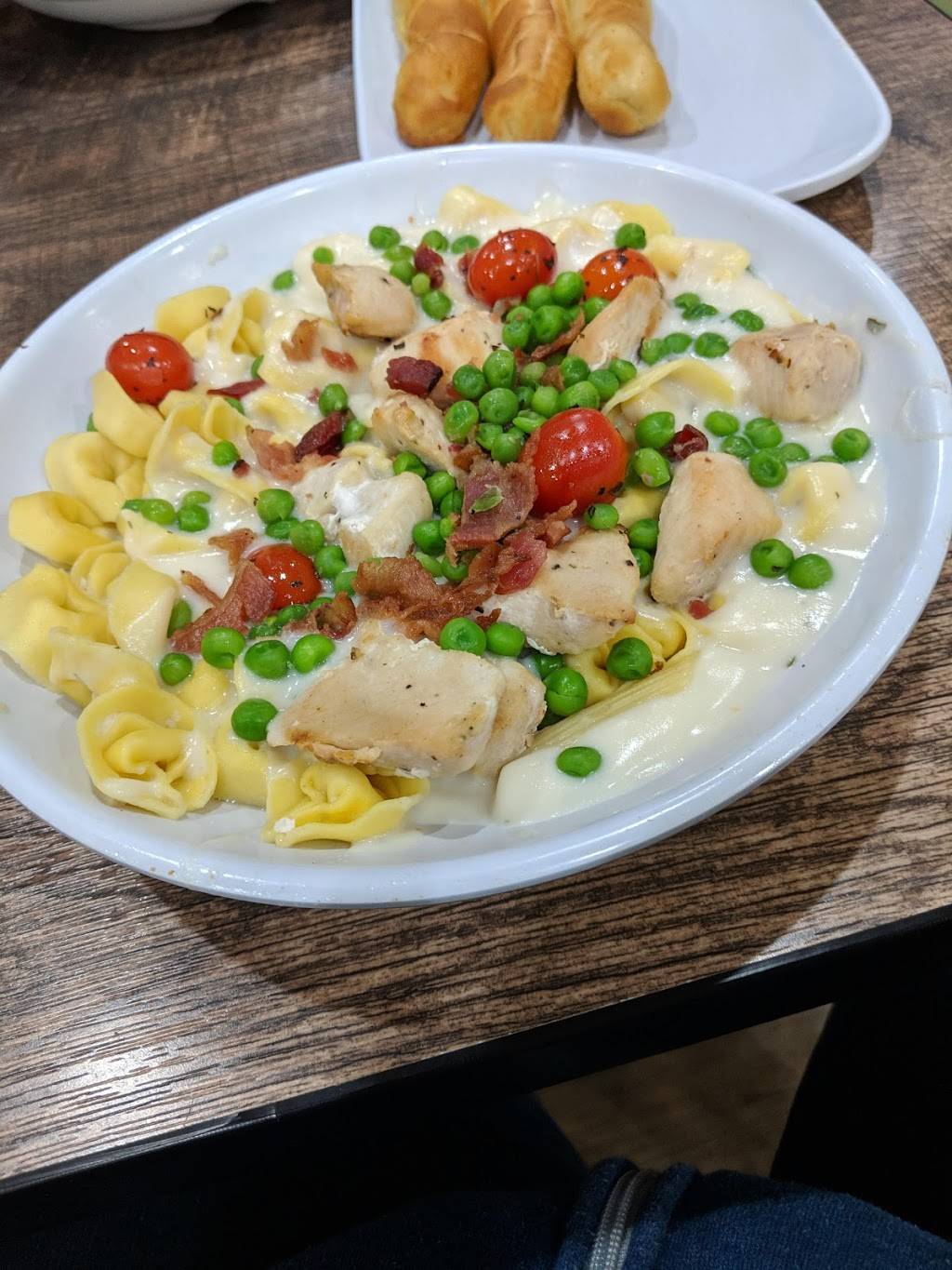 Fazolis | restaurant | 899 N Green River Rd, Evansville, IN 47715, USA | 8124749167 OR +1 812-474-9167